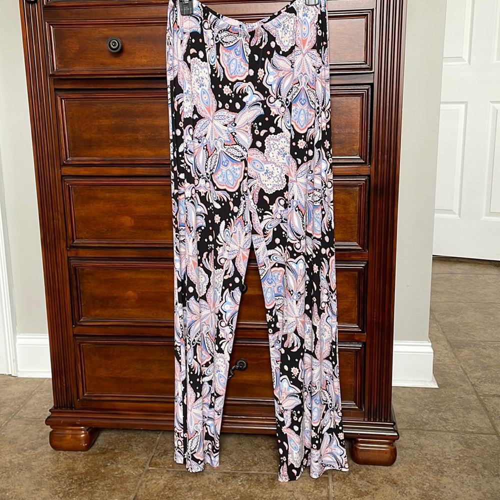 Palazzo pant EUC. Floral wide leg size.